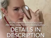 Making myself sneeze with my vibrator 