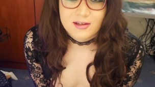 Brinque com seus mamilos para mim JOI