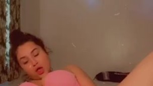 Thick Latina plays w herself 