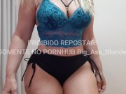 dança sensual de shortinho rebolando