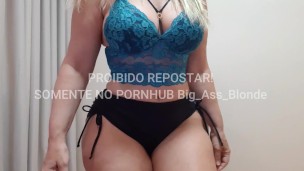 dança sensual de shortinho rebolando