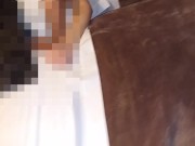 El cornudo graba a su esposa mientras se la follan 10/16