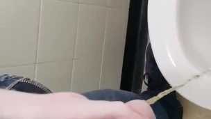 I recorded every piss I had for a day!! 😍💦
