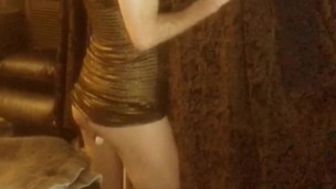 Dancing around with a 8 inch vibrator in my ass