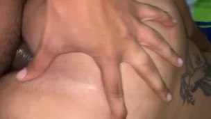 Le doy duro por el culo