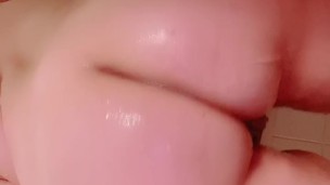 Look at my sexy ass is the water from the shower runs down