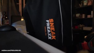 PROLLKING XXL - BAD GUY JERKS BIG COCK II