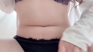 乳首びんびんイキまくり女子大生オナニー