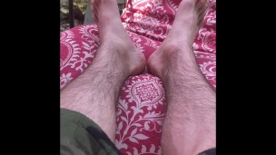Look at my feet while I read 