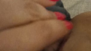 Ti faccio vedere la mia figa stretta stretta
