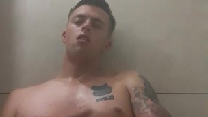 Shower Masturbation guy blows load everywhere