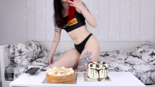 50K subs celebration cake sitting + shower | Persephone Pink