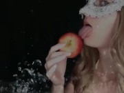 Snow white's poison bite