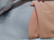 En el cuarto jugando con la cosa
