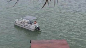 Masturbandome a orillas de la laguna bacalar dando showzinho pros marinheiros😜 