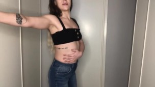 Brooke Sexy Farts In Jeans!
