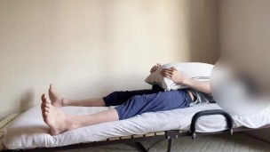 優しくて真面目でちょっとエッチな男の子が肉厚枕と擬似セックス 騎乗位編 
