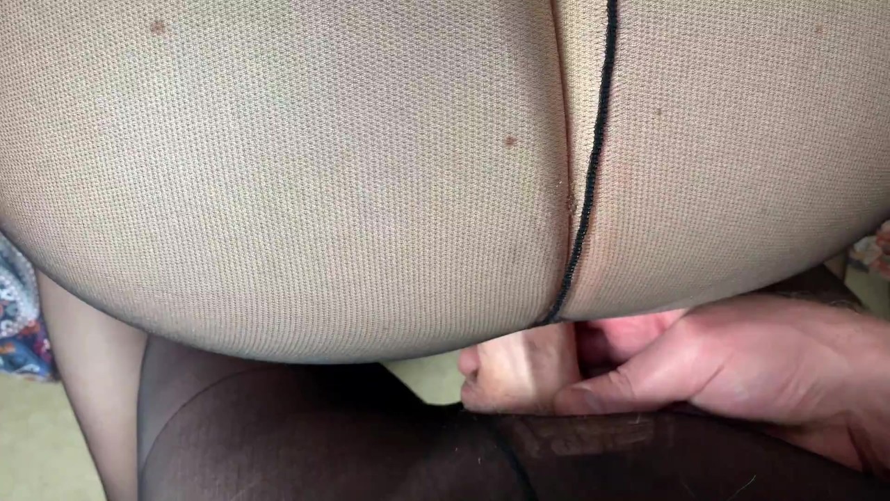 Nasty Big Tit Step Mom's Nylon Fetish. Pantyhose, Tights, Pussy Stuffing and Cum covered ass. - Video di sesso gratis - RedTube