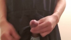 ジャンパースカート履いてシコシコ射精…普段してる女装オナニーです。