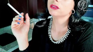 Bummed a smoke from the MILF secretary, upskirt voyeur at the office