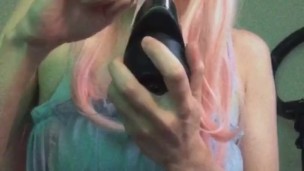 Hot egirl smokes puffco 