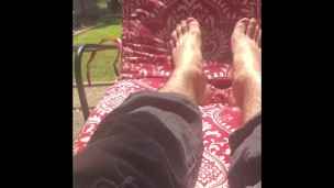 Feet tanning 