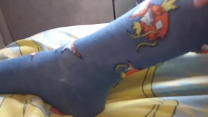 Colocando e Tirando Meias Coloridas da Minha Coleção