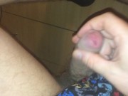 Большой возбужденный мужик дрочит крупным планом - Screenshot 12 of 16 - HD