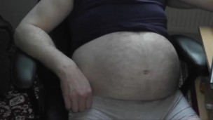 pregman is going into labor and move belly