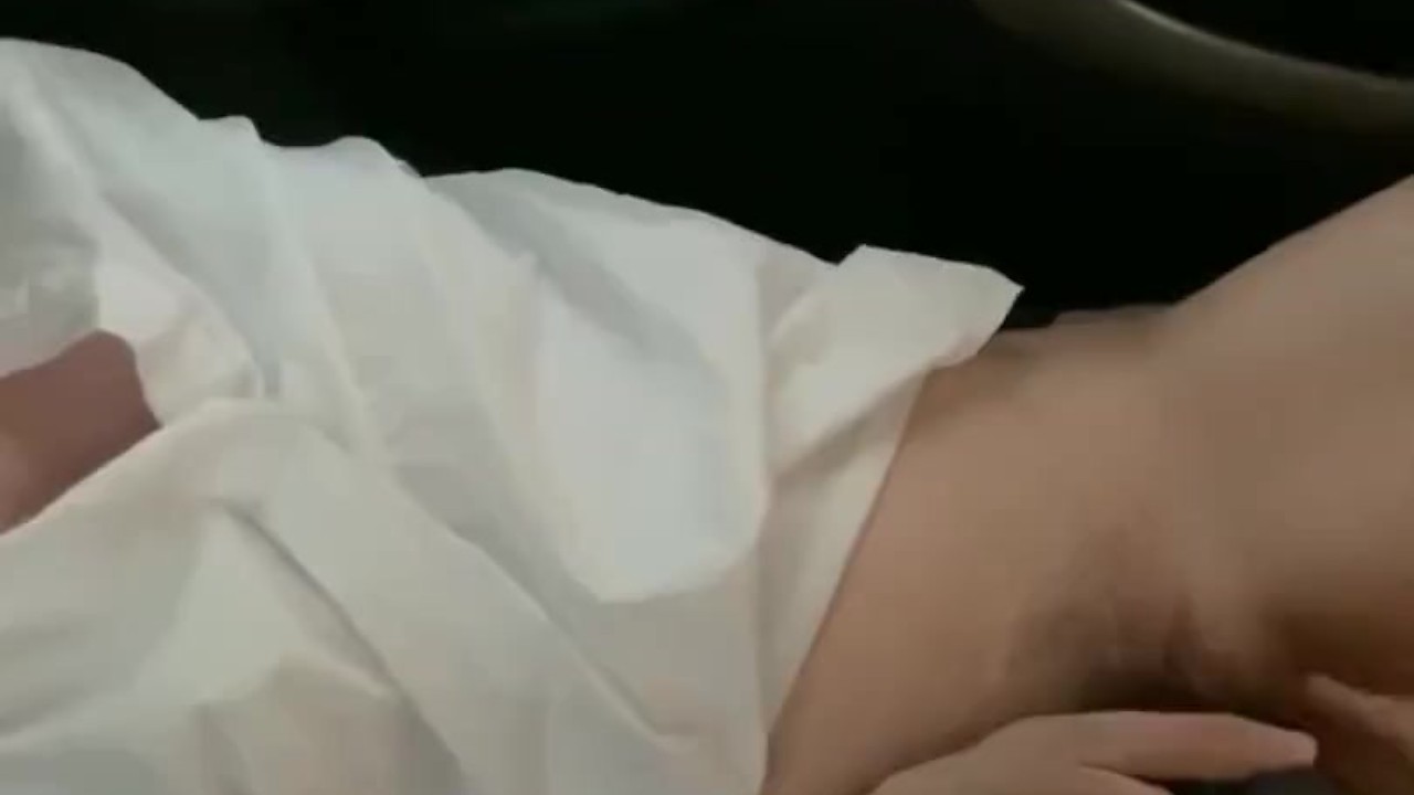 車内で白シャツ熟女のオナニーが止まらない！♡挿入でイッた後もまたオナニーして遊ぶ♡ - 無料セックスビデオ - RedTube