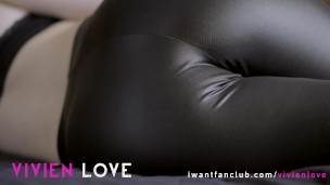 Shiny leggings farts