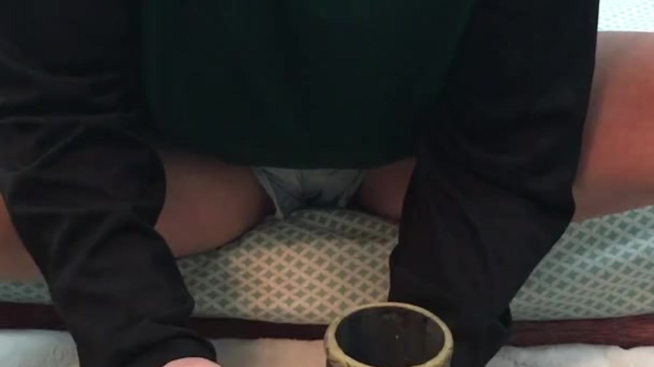 Hot Milf smokes weed,cums and eats her creamy grool with a spoon! - RedTube