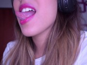 Long tongue play