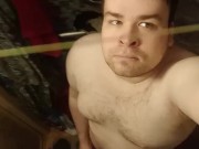 Артем сам себе дрочит ногами кончает на ступни лижет ноги self suck autofellatio self footjob