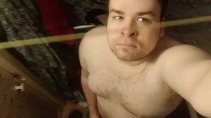 Артем сам себе дрочит ногами кончает на ступни лижет ноги self suck autofellatio self footjob