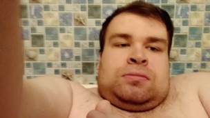 Артем сам себе дрочит ногами кончает на ступни лижет ноги self suck autofellatio self footjob