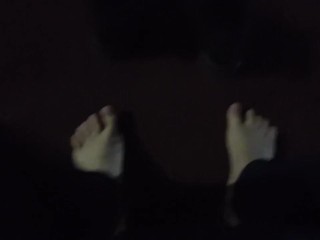 Артем сам себе лижет ноги self suck autofellatio self footjob