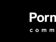 Tocándome y jugando hasta correr me mientras espero a mi marido para que deje su leche en mi culo!! 1/16