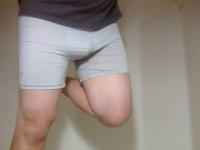 Suburbs pissing 16/16