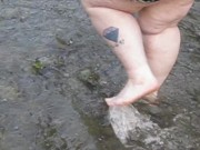 Walking through water - Screenshot 10 of 16 - Feet