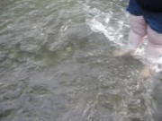 Walking through water - Screenshot 2 of 16 - Cute