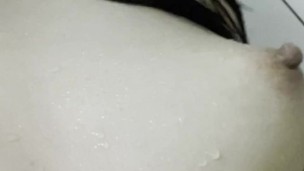 【無修正】リアルぽっちゃりのお風呂姿〜びちゃびちゃ〜