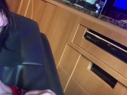 デカ尻を高く突き上げ肛門丸出しオナニーに没頭する人妻熟女★バックから挿入すると絶叫してイキ狂った◆ 2/16