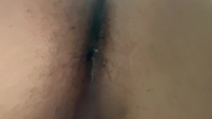 Pull out the electric enemagra that is inserted in the anus all day and warmed up