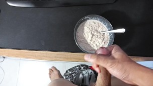 Cum breakfast - adding extra protein to my porridge and eat it.