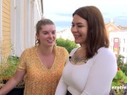 Pralles Verwöhnprogramm: Marina & Natascha unter der Dusche 6/16