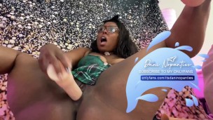 Curvy Squirt Goddess Dani Nopanties Makes a Mess on Huge Toy