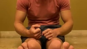 Foot master has you begging to lick them 🦶🦶