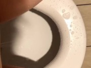 【オナニー記録】ショッピングセンターのトイレでクリにウォッシュレットを当てて_大手メーカー勤務OL - Screenshot 14 of 16 - Public Masturbation