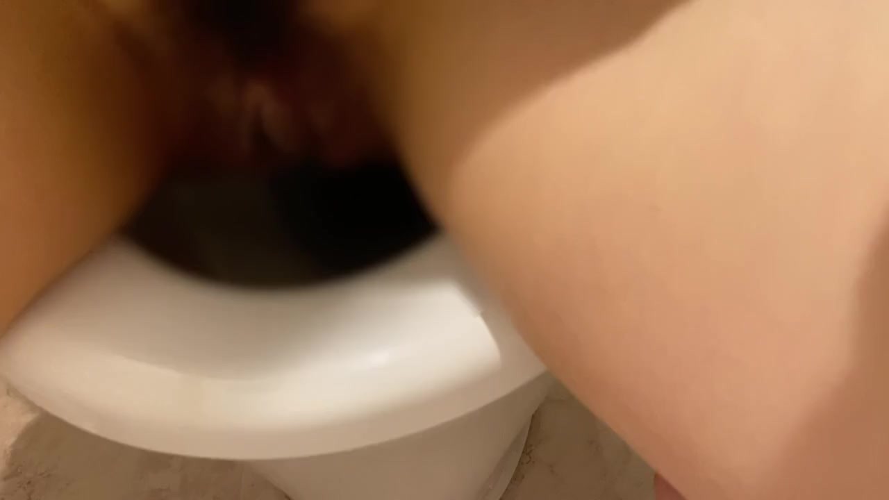 I tried masturbating in the bathroom of my friend's house - Free Sex Video - RedTube
